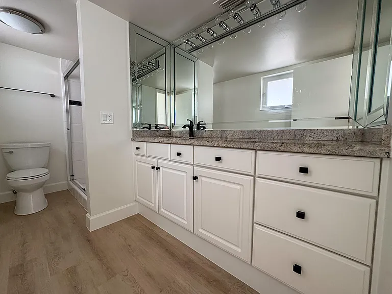 1110 Bel Air Dr #B — Photo 9
