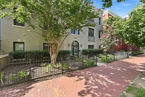 315 G St NE #306 Photo 1