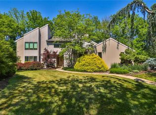 4073 Fawn Trail Rd, Allentown, PA 18104