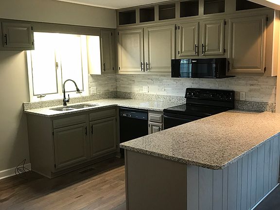 Granite with eat at bar