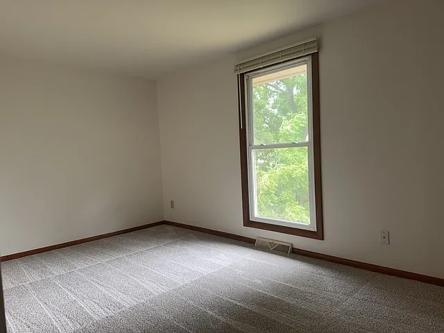 418 Beloit St #15 — Photo 9