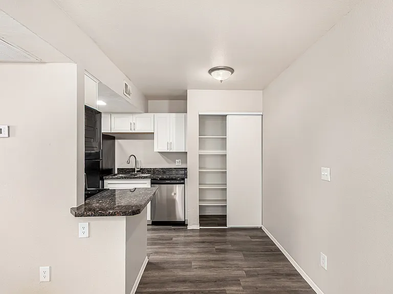 Goldcrest Apartments — Photo 16