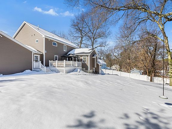 2nd image of 6 Jonathan Rd