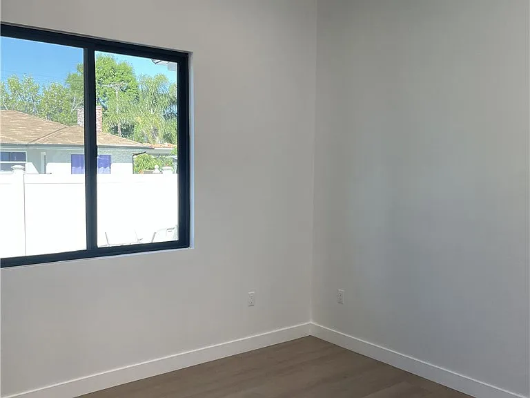9626 Stonehurst Ave — Photo 14