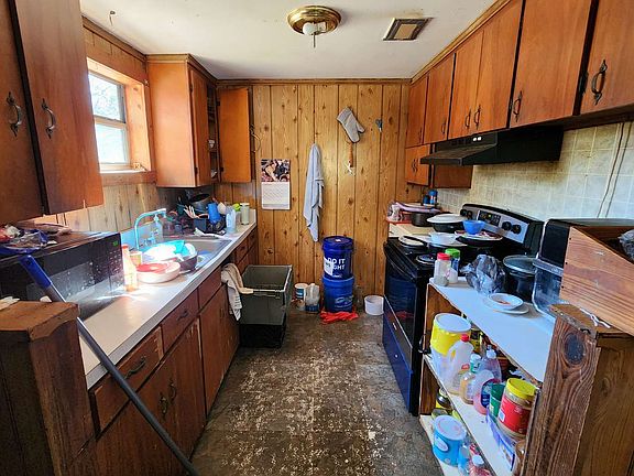 3rd image of 10360 County Road 136 E