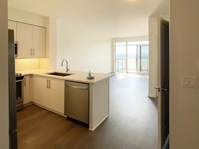65 Oneida Cres #1206 — Photo 7