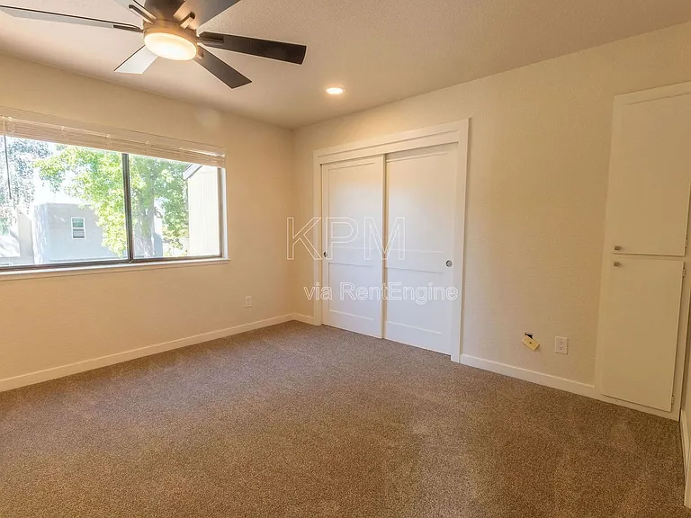 955 Academy St — Photo 16
