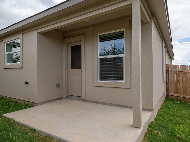 702 Silver Springs Bnd — Photo 7