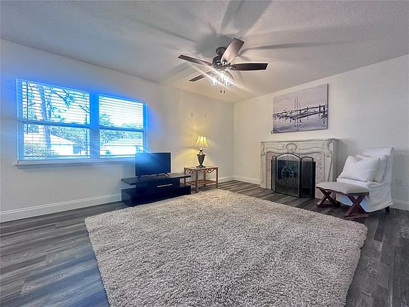 5th image of 200 28th St