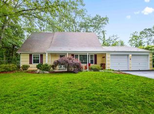 5 Seward Ln, Stony Brook, NY