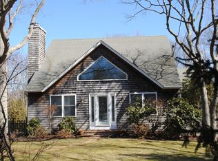 29 S Valley Rd, Sag Harbor, NY 11963