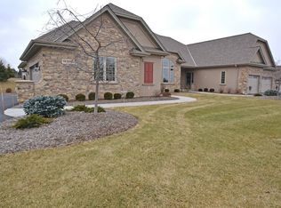 N35W23697 Auburn Ct, Pewaukee, WI 53072