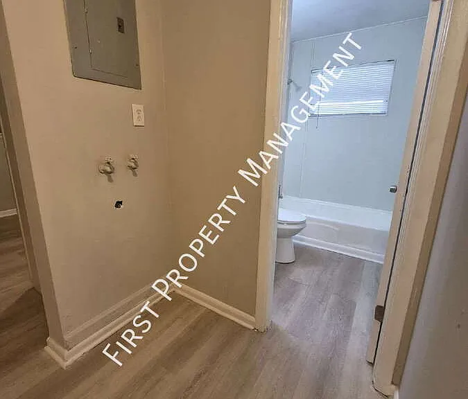 1020 Mission Ave — Photo 8