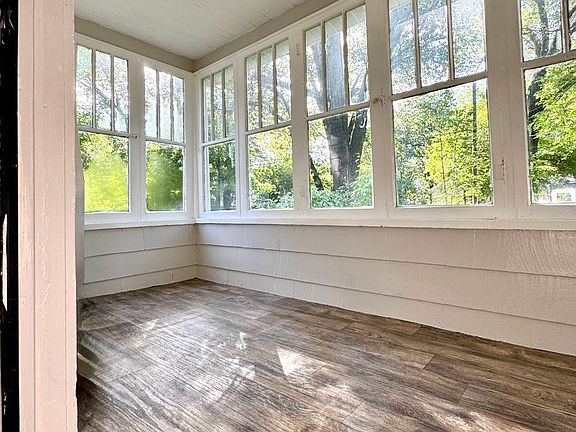 5th image of 1043 Ada Ave