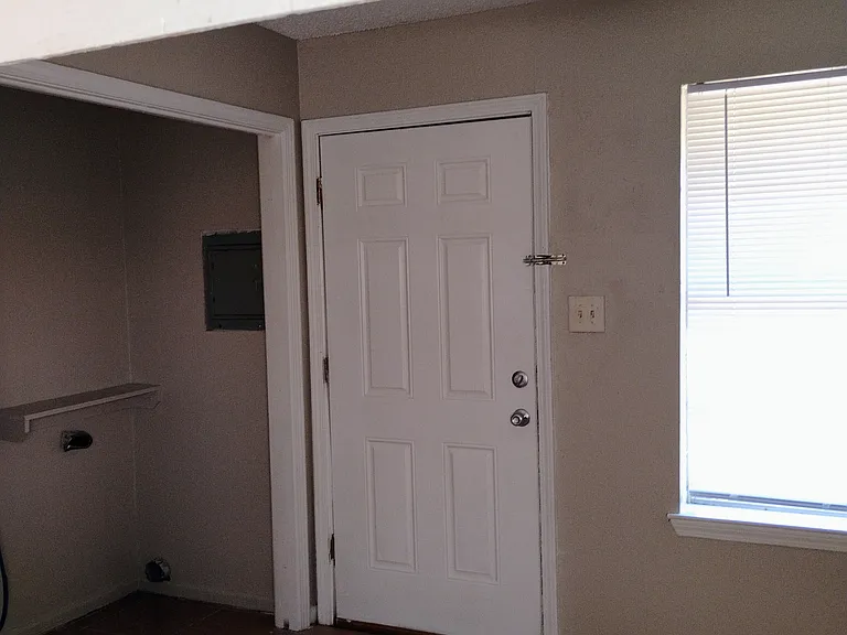 1007 Shilo Dr #C — Photo 2