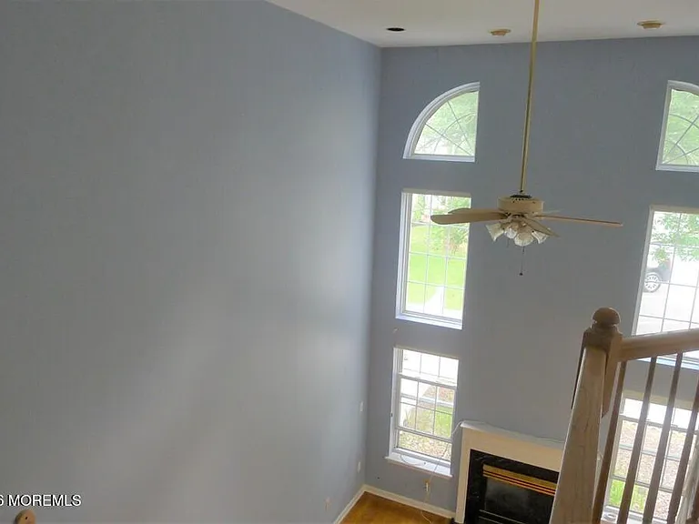 54 Durant Ave — Photo 4