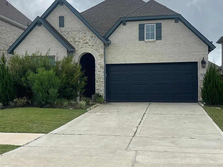 234 Amaranth Way — Photo 4