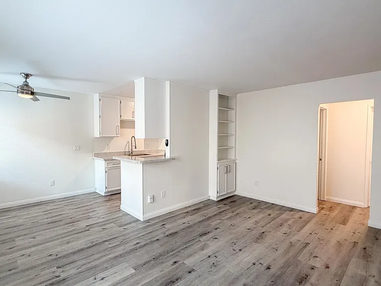 2625 Highland Ave — Photo 1