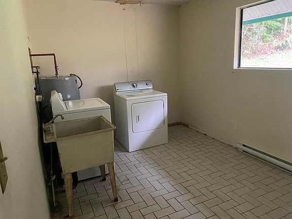 5th image of 11567 Stave Lake Rd