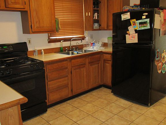 3rd image of 462 Manetta Ave