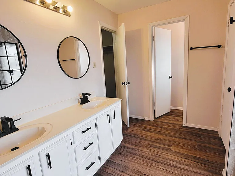 2315 Bernice Cir — Photo 17