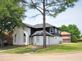 909 Valleygreen Dr, Arlington, TX 76017