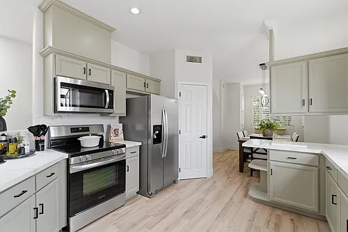 11011 N Zephyr Dr #210 Photo 1
