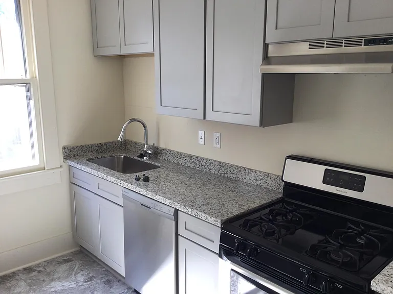 149 Lake Ave — Photo 9
