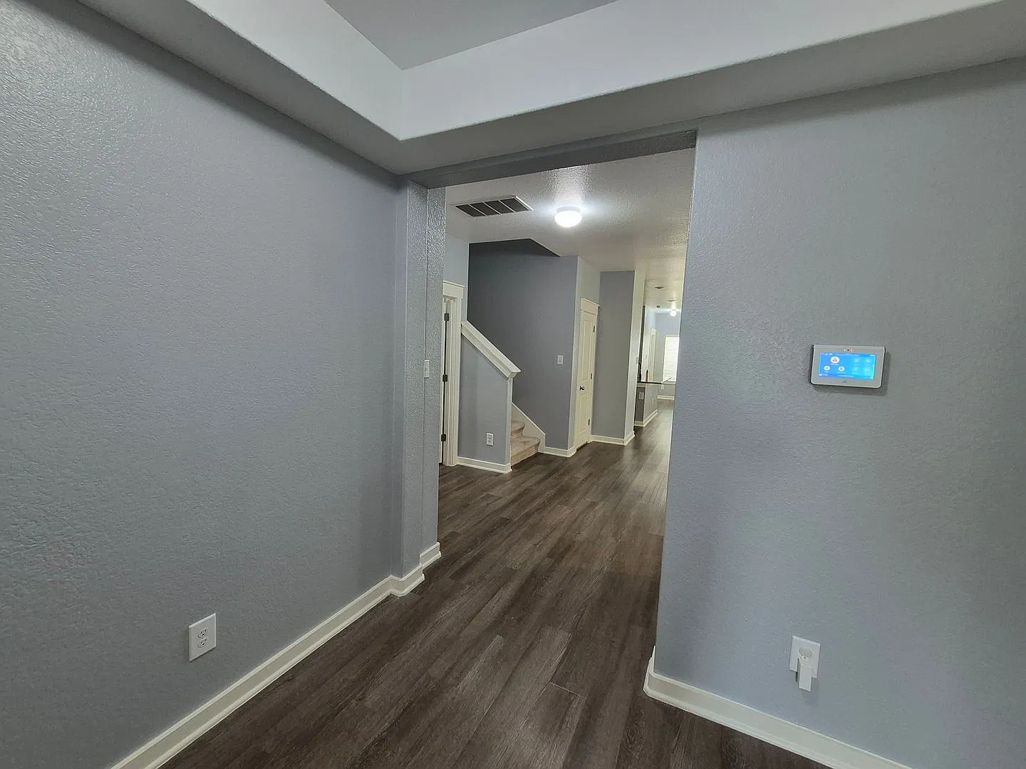 Spacious, well-maintained 5-bedroom, 3 bath home in Paloma — Photo 2
