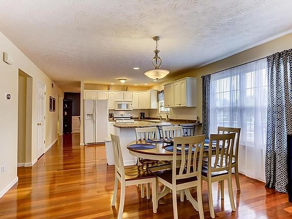5th image of 2625 Ashgrove Ct