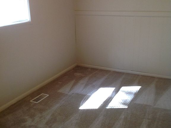 4th image of 3942 Chateau Dr