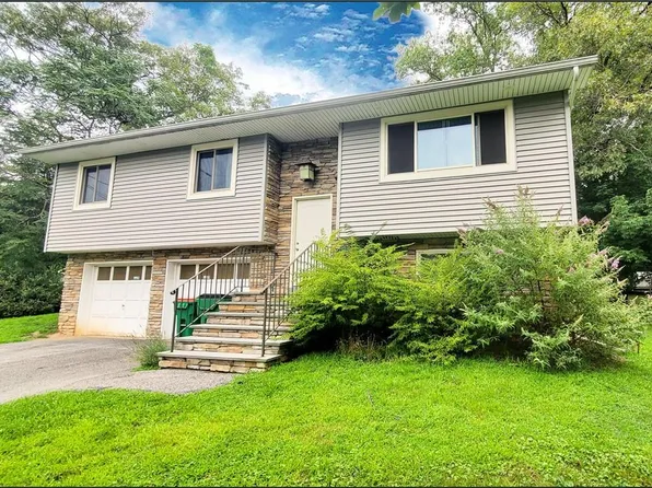 3 Drum Court, Poughkeepsie, NY 12603