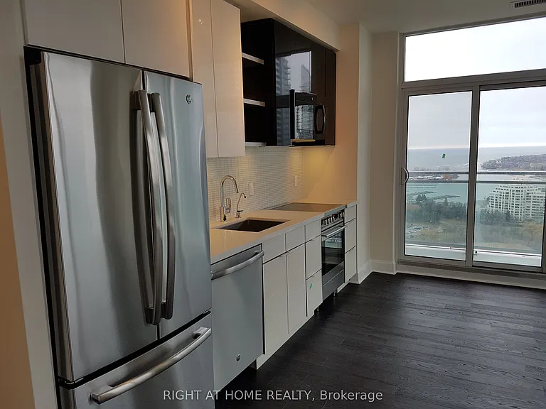 33 Shore Breeze Dr #2403 — Photo 7