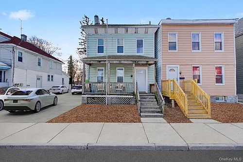 457 1st St Photo 1