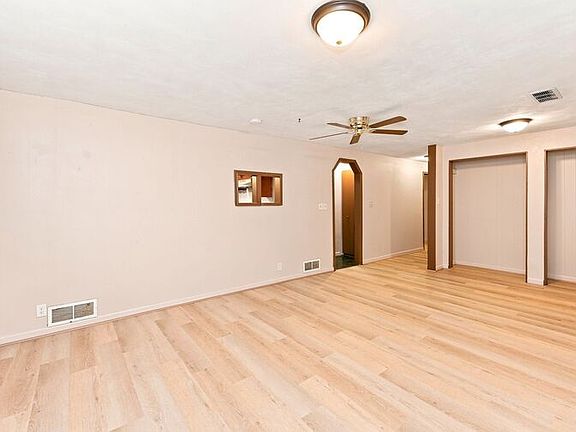 4th image of 1230 W Rose St