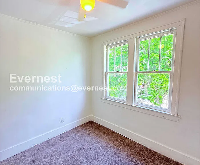 5236 S Clarendon St — Photo 16
