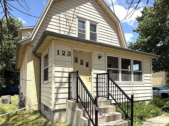 2nd image of 123 E 12th St