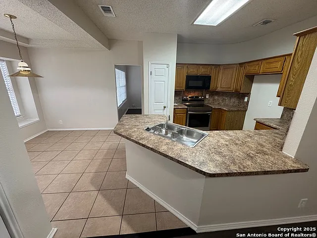 5922 Spring Buck — Photo 6