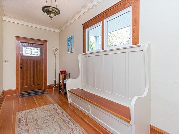 4th image of 915 Oliver St