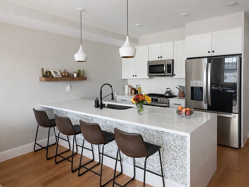1st image of 33 Boardman St Floor 2