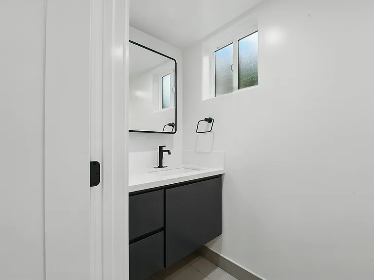 8234 Blackburn Ave #1/2 — Photo 28