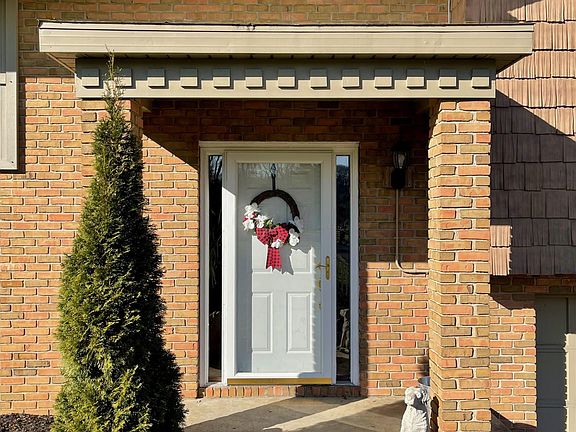 4th image of 5071 Cliffrock Dr