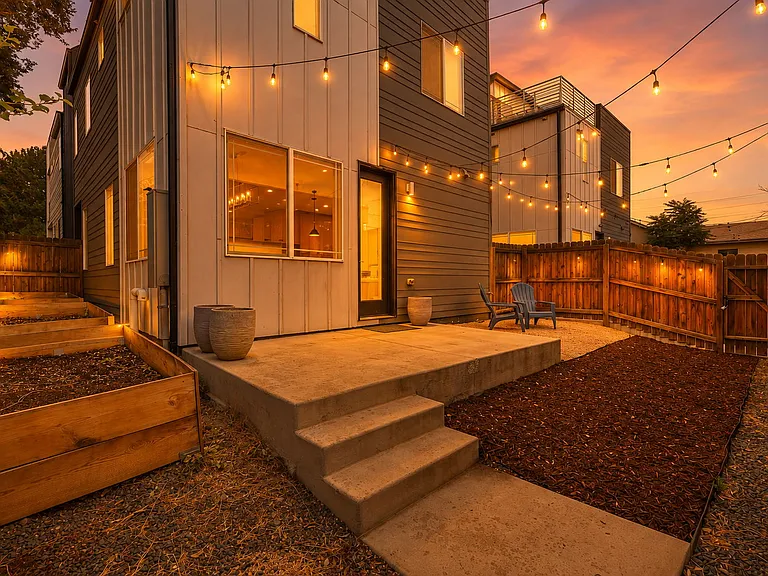 4332 Lipan St — Photo 1
