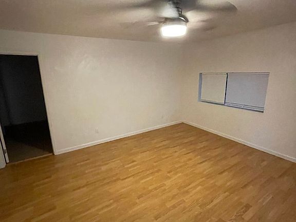 2nd image of 946 Miramar Dr #B