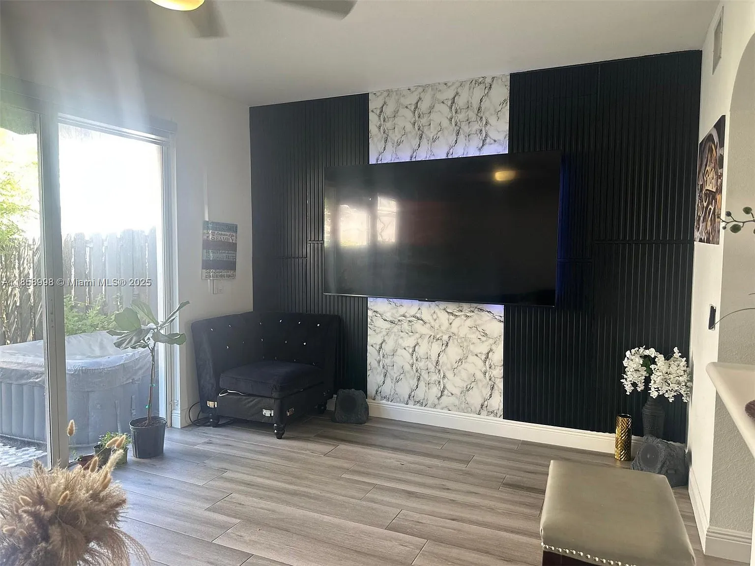 3 bed, 2.5 bath, 1452 sqft, $3,700 — Photo 4