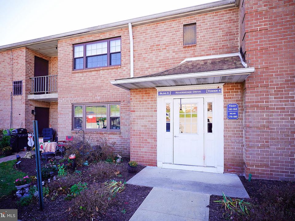 1st image of 143 Riversedge Dr #143