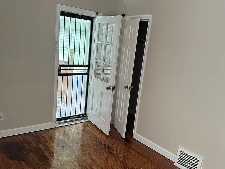 9781 Wayburn St — Photo 12