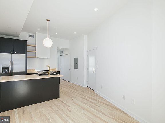 4th image of 2331 Frankford Ave #3