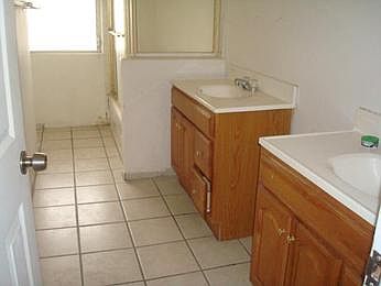 4th image of 624 S Sullivan St APT 12D