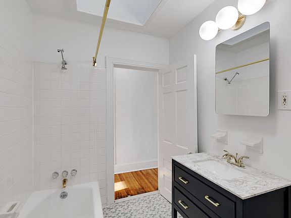 5th image of 4809 Beaumont Ave APT 1F